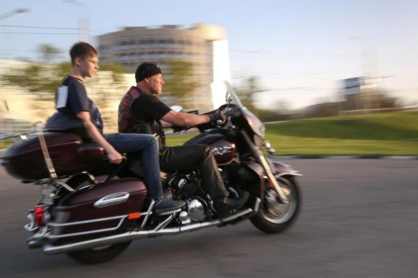 В Белгороде участники «Игр победителей» прокатились с байкерами