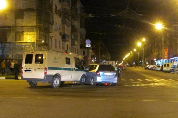 В Белгороде в ДТП попала инкассаторская машина