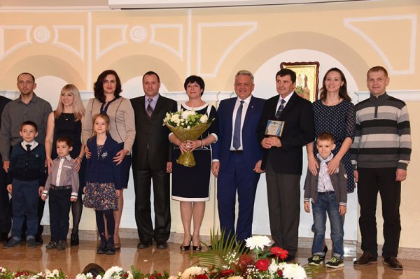 В Белгороде вручили премию «Семья года»